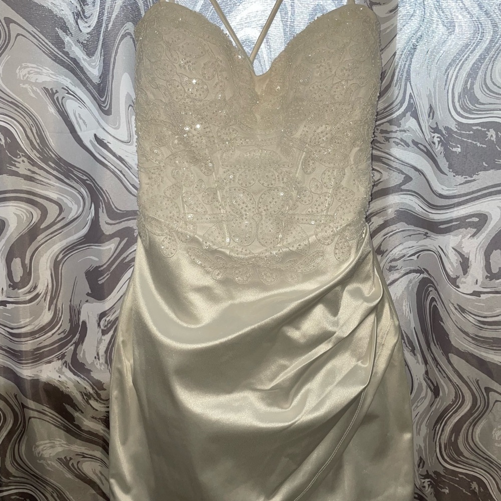 Elegant White Dress from Windsor